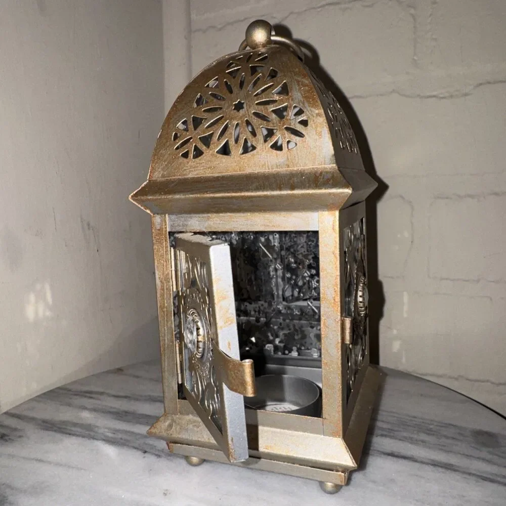Pier One Imports Tea Light Lantern In Silver Moraccan Style NeW